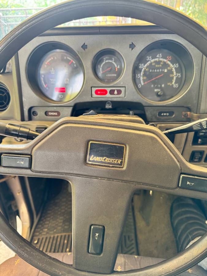 Toyota-land-cruiser-fj60-1986-black-10