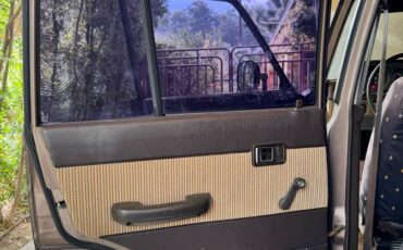 Toyota-land-cruiser-fj60-1986-black-16