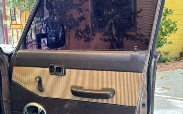 Toyota-land-cruiser-fj60-1986-black-7