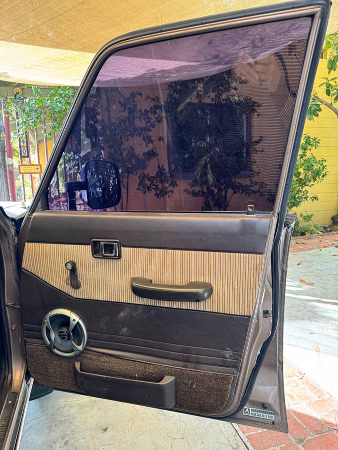 Toyota-land-cruiser-fj60-1986-black-7