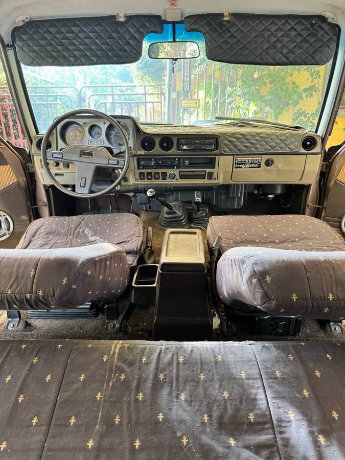 Toyota-land-cruiser-fj60-1986-black-8