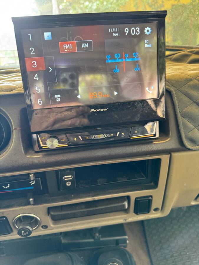 Toyota-land-cruiser-fj60-1986-black-9