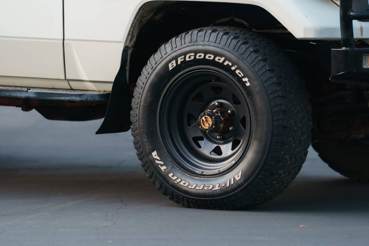 Toyota-land-cruiser-troop-carrier-troopy-hzj75-die-1994-white-18