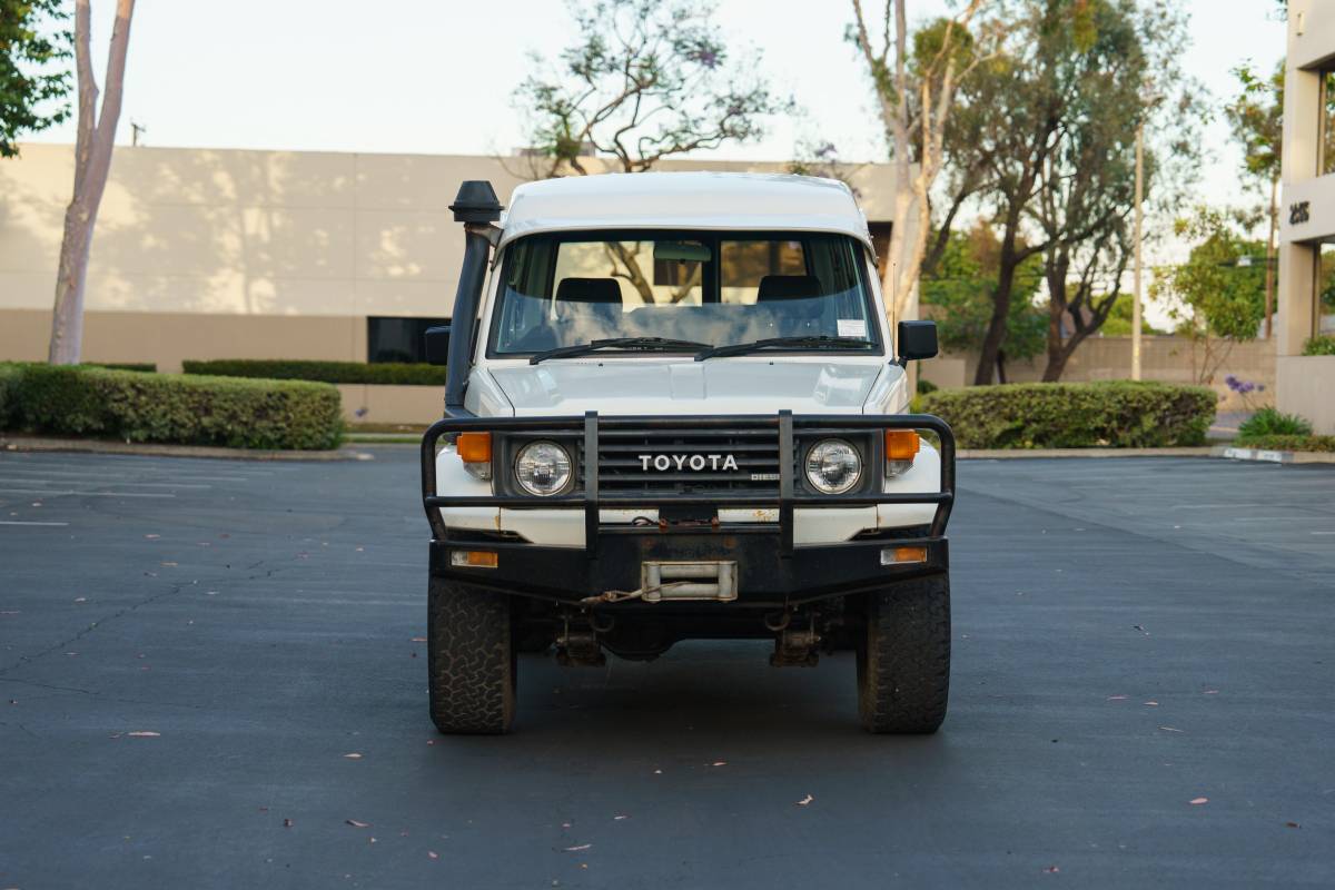 Toyota-land-cruiser-troop-carrier-troopy-hzj75-die-1994-white-5