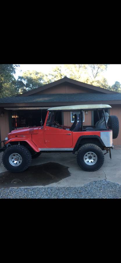 Toyota-landcruiser-1970-red