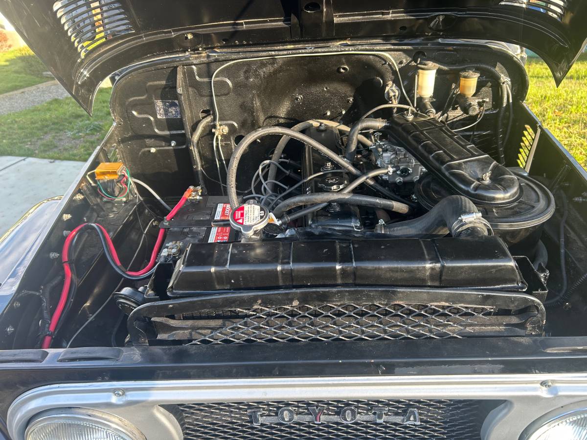 Toyota-landcruiser-1972-black-10