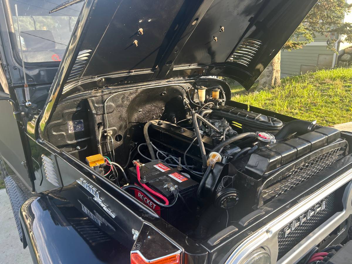 Toyota-landcruiser-1972-black-11