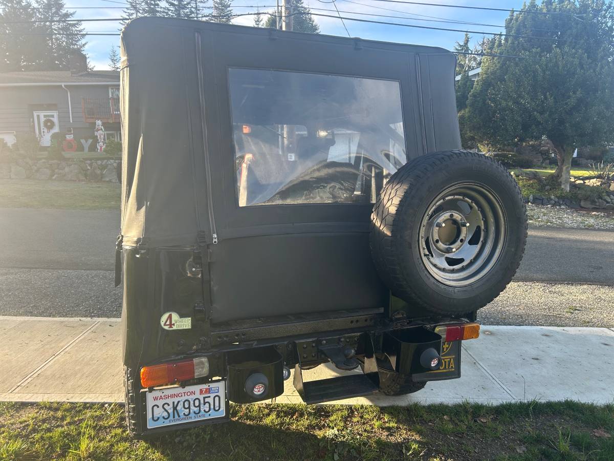 Toyota-landcruiser-1972-black-2