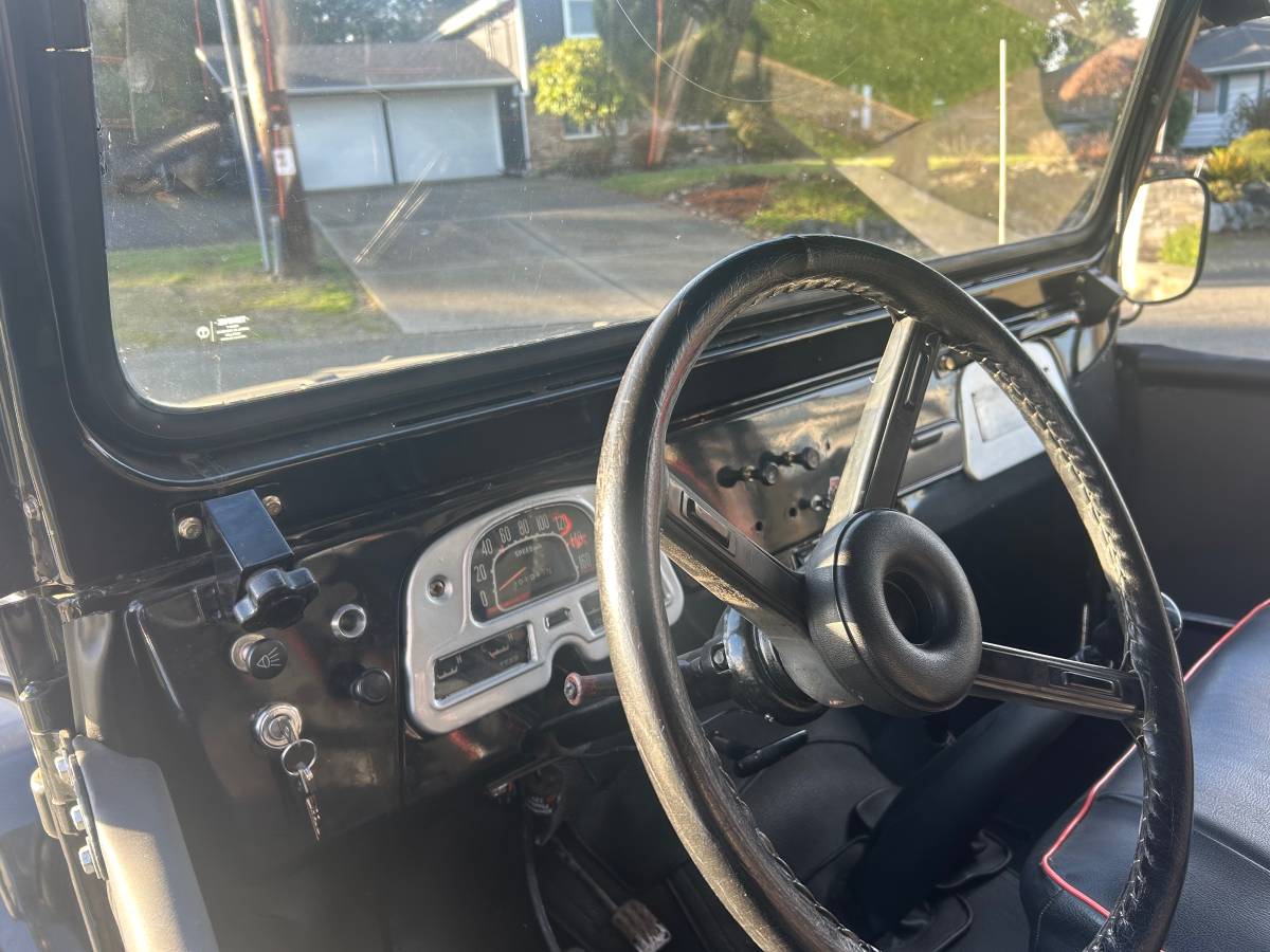 Toyota-landcruiser-1972-black-4