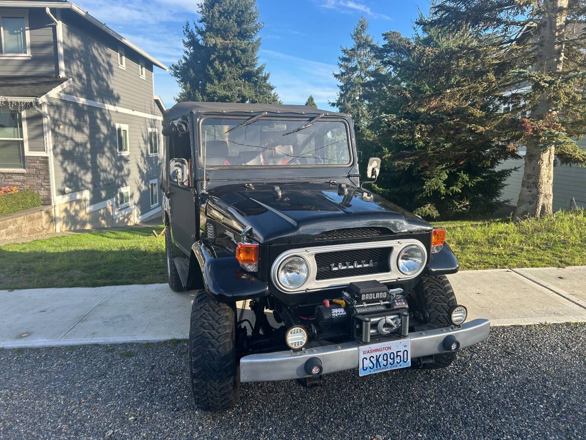 Toyota-landcruiser-1972-black-5