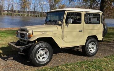 Toyota-landcruiser-bj42-diesel-1982-white-1