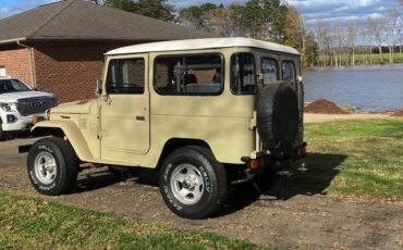 Toyota-landcruiser-bj42-diesel-1982-white-2