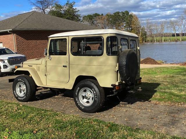 Toyota-landcruiser-bj42-diesel-1982-white-2