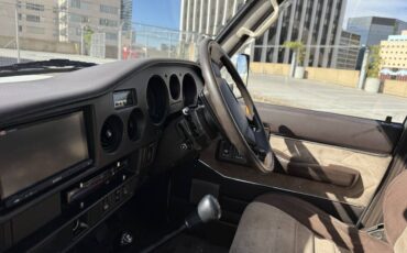 Toyota-landcruiser-diesel-1988-white-10