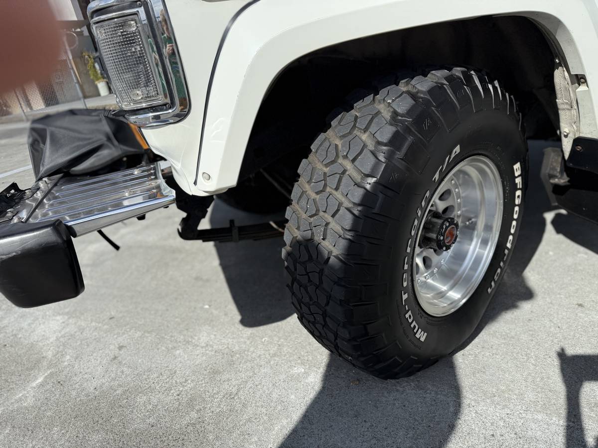 Toyota-landcruiser-diesel-1988-white-21