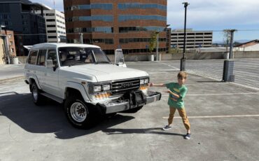 Toyota-landcruiser-diesel-1988-white-23