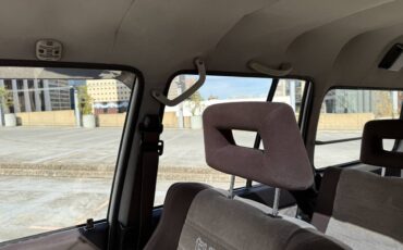 Toyota-landcruiser-diesel-1988-white-4