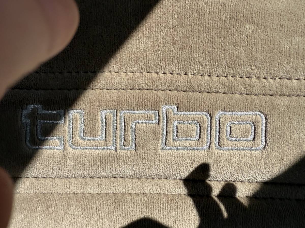 Toyota-landcruiser-diesel-1988-white-5