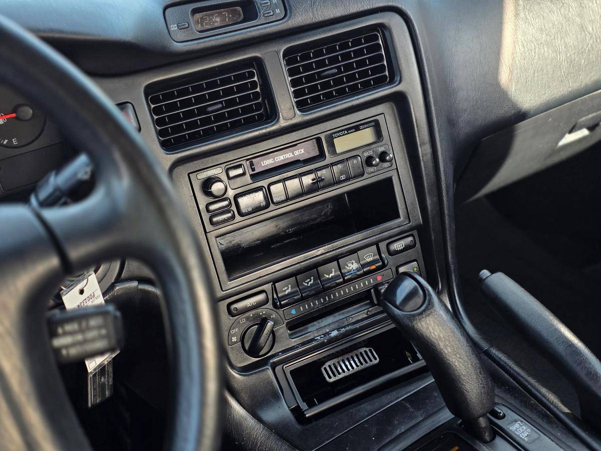 Toyota-mr2-1991-red-20