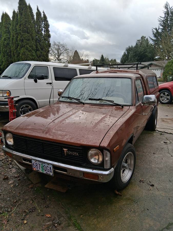 Toyota-pick-up-1980-brown-1