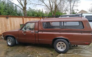 Toyota-pick-up-1980-brown