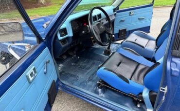 Toyota-pick-up-1984-blue-12