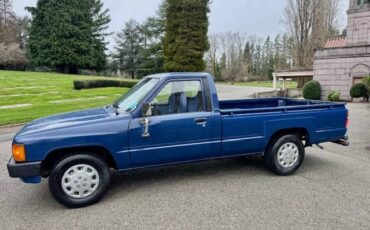 Toyota-pick-up-1984-blue-14