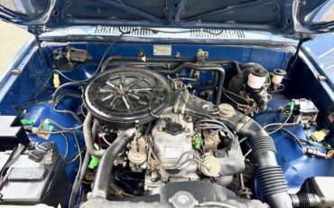 Toyota-pick-up-1984-blue-15