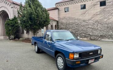 Toyota-pick-up-1984-blue-7