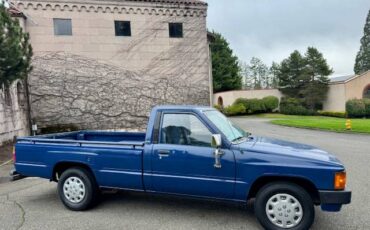 Toyota-pick-up-1984-blue-8