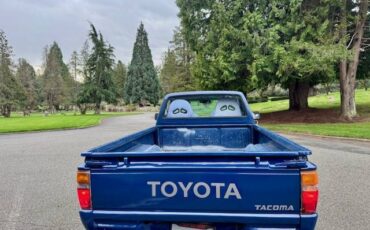 Toyota-pick-up-1984-blue-9