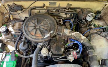 Toyota-pick-up-1985-yellow-3