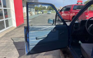 Toyota-pick-up-1987-blue-1