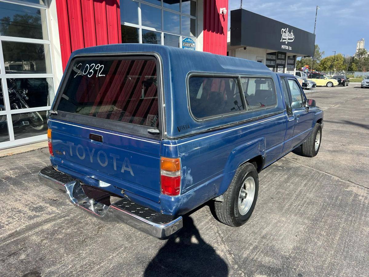 Toyota-pick-up-1987-blue-10