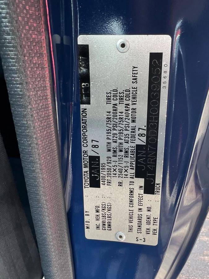 Toyota-pick-up-1987-blue-15