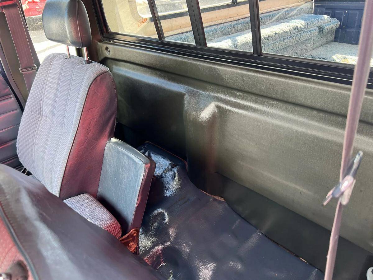 Toyota-pick-up-1987-blue-3