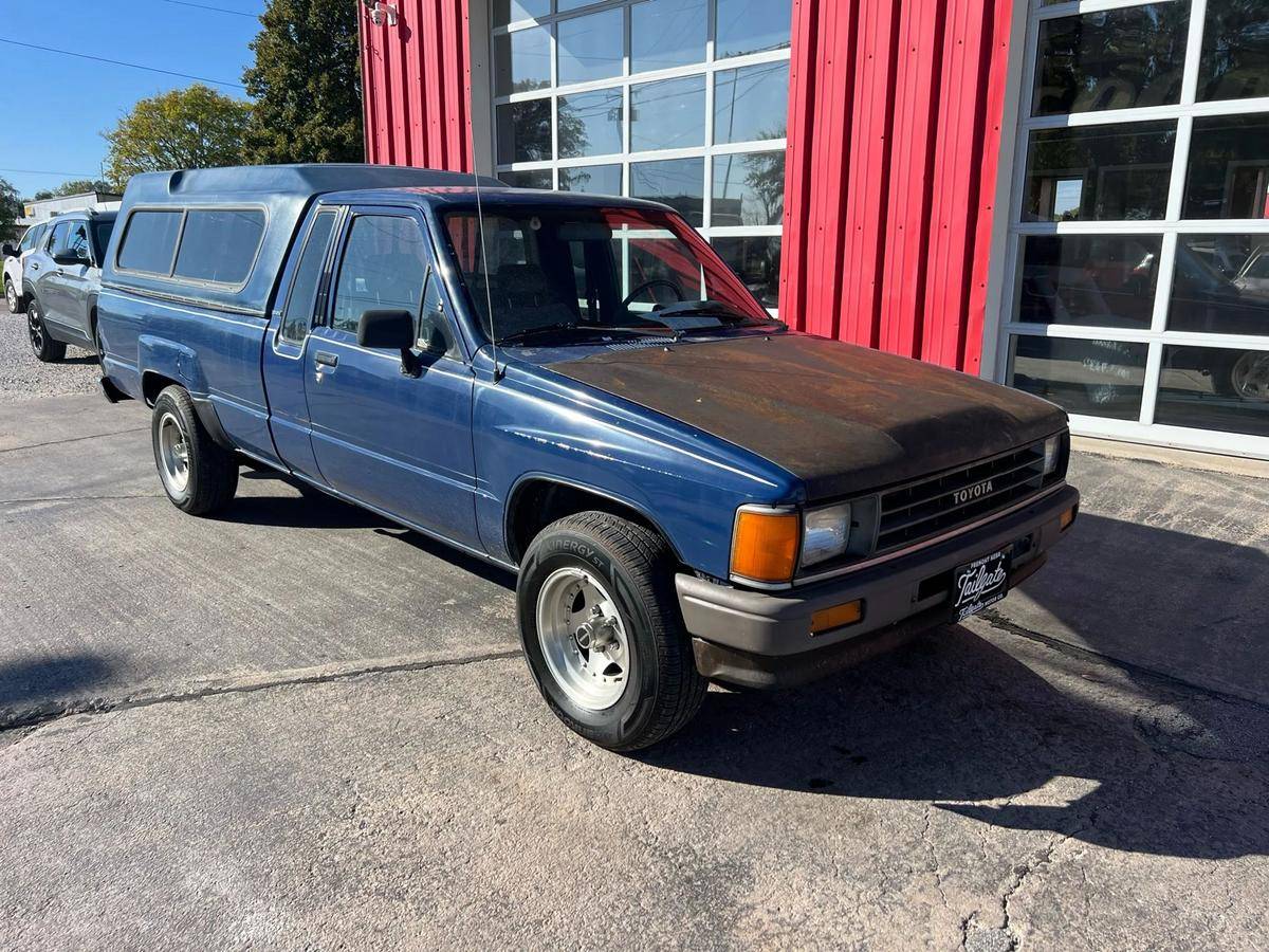 Toyota-pick-up-1987-blue