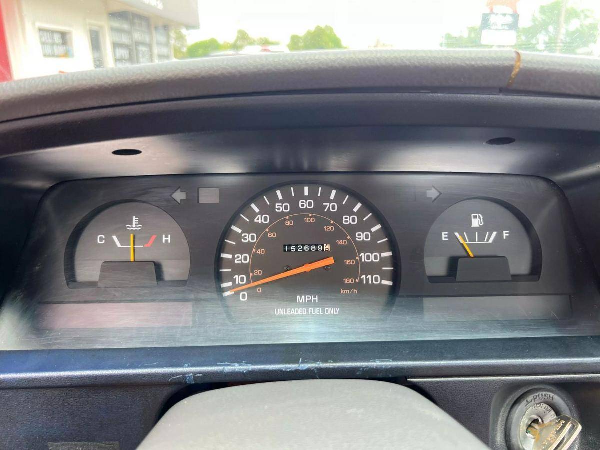 Toyota-pick-up-1989-silver-12