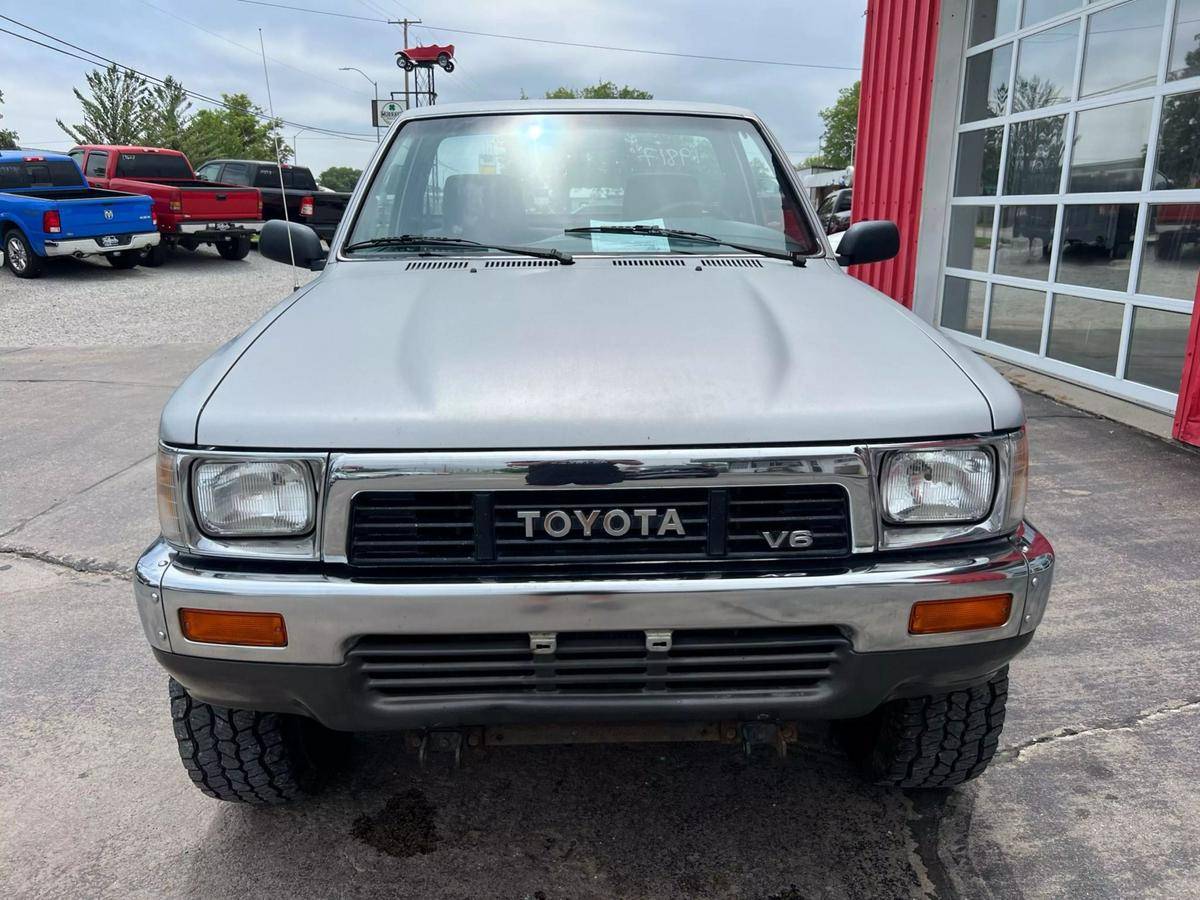 Toyota-pick-up-1989-silver-2
