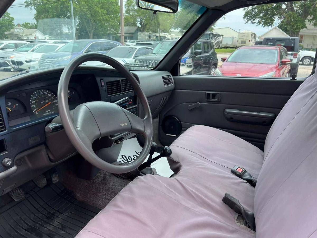 Toyota-pick-up-1989-silver-8