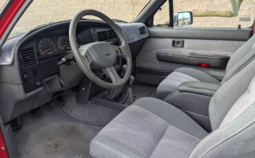 Toyota-pick-up-1990-16