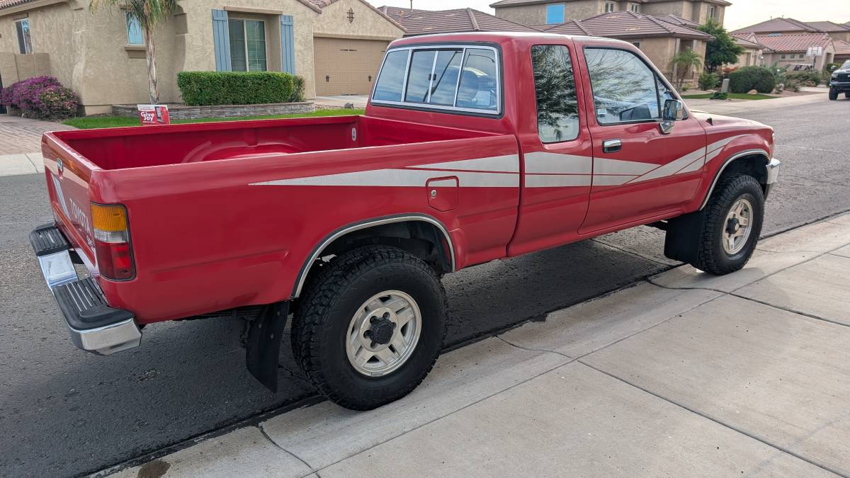 Toyota-pick-up-1990-2