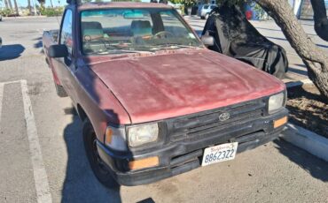 Toyota-pick-up-1992-red-1