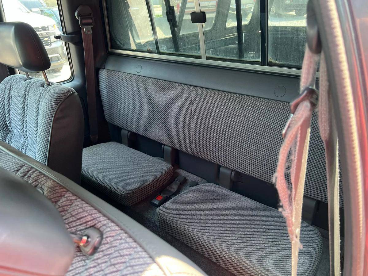 Toyota-pick-up-1993-10