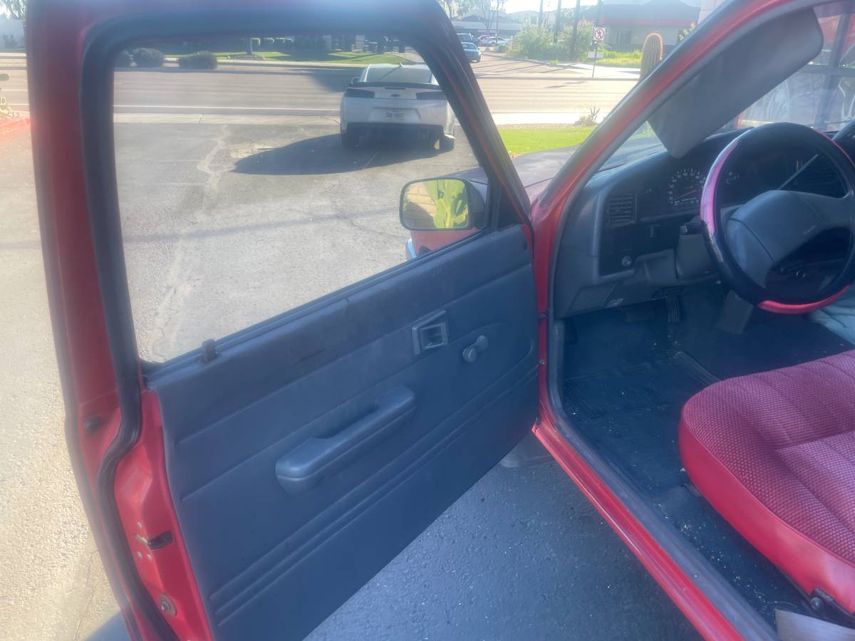 Toyota-pick-up-rn80-1989-red-2