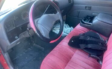 Toyota-pick-up-rn80-1989-red-3