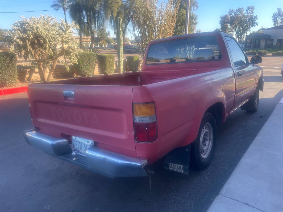 Toyota-pick-up-rn80-1989-red-7