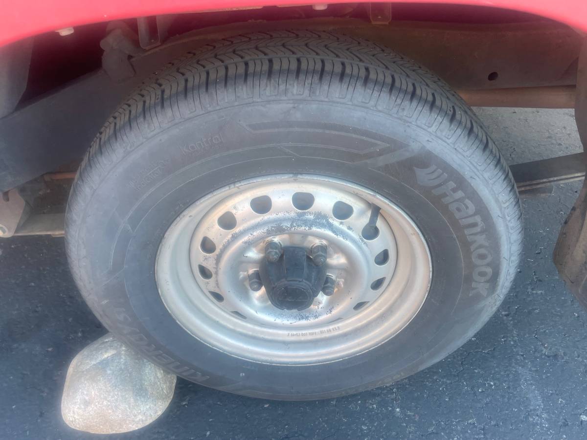 Toyota-pick-up-rn80-1989-red-8