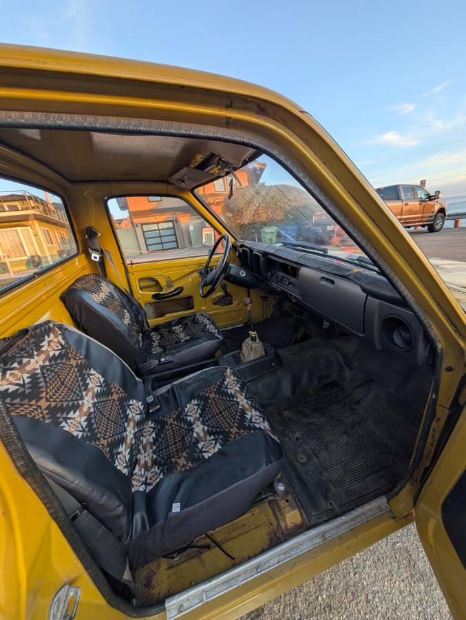 Toyota-pickup-1976-yellow-1