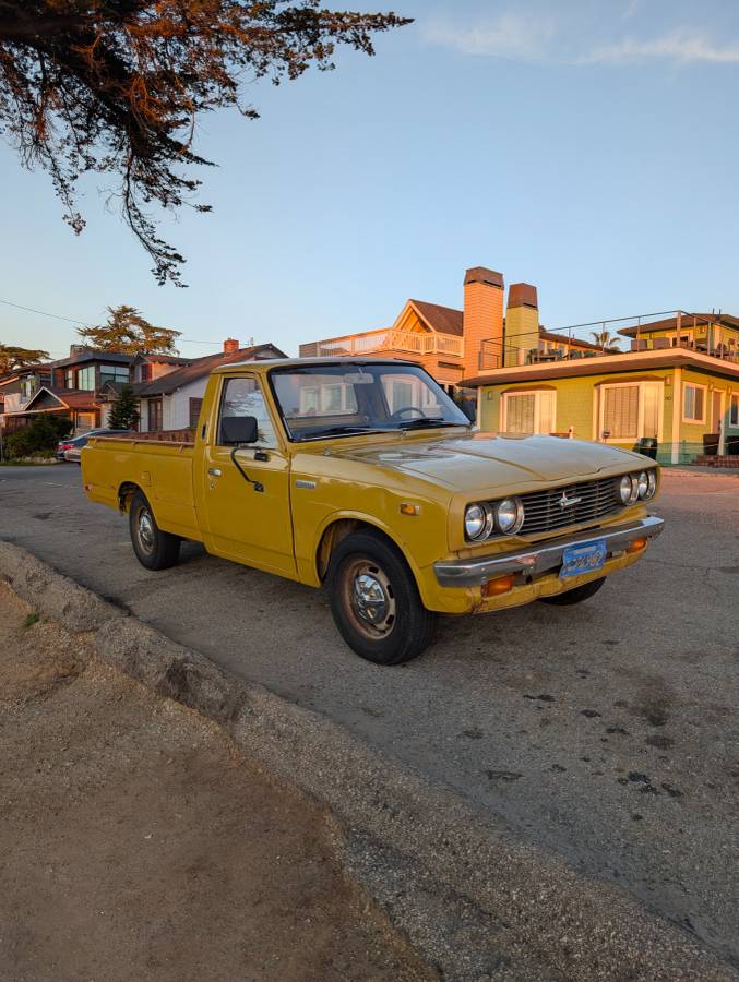 Toyota-pickup-1976-yellow-2